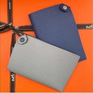 Hermes passport holder in reversing pair